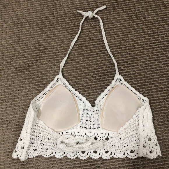 🚫SOLD‼️ White Crochet Halter Boho Crop Top - Picture 4 of 5